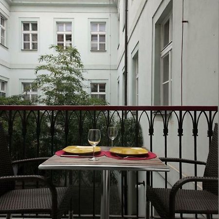 Quiet Apartment With Balcony Charles Bridge Prague Ngoại thất bức ảnh