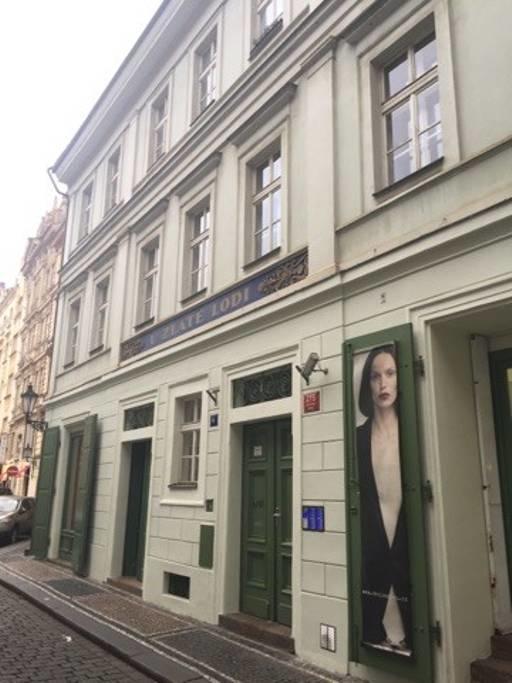 Quiet Apartment With Balcony Charles Bridge Prague Ngoại thất bức ảnh