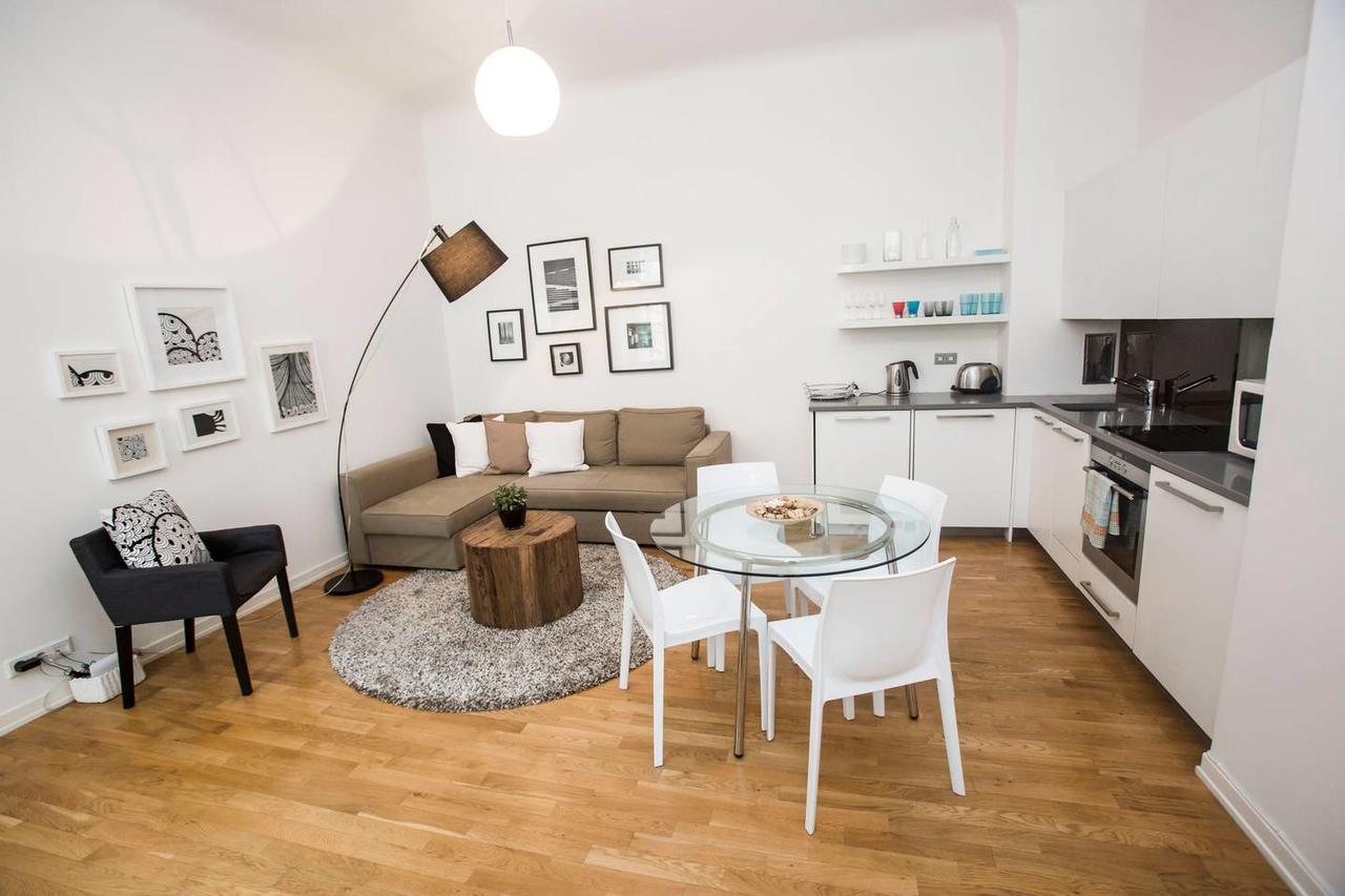 Quiet Apartment With Balcony Charles Bridge Prague Ngoại thất bức ảnh