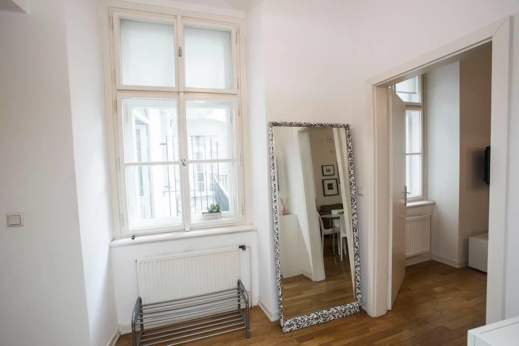 Quiet Apartment With Balcony Charles Bridge Prague Ngoại thất bức ảnh