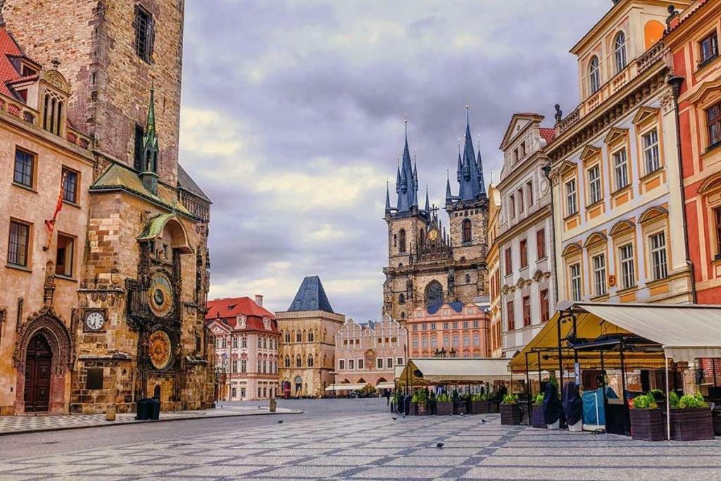 Quiet Apartment With Balcony Charles Bridge Prague Ngoại thất bức ảnh